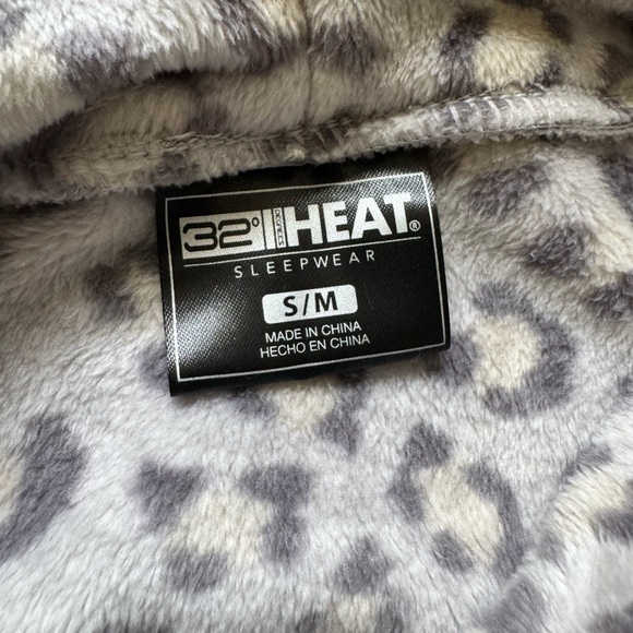 Leopard Print Hooded robe dress, size small/medium - Picture 4 of 6